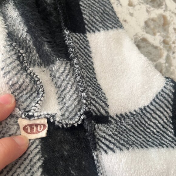 Zulily black and white plaid shacket - Picture 7 of 7